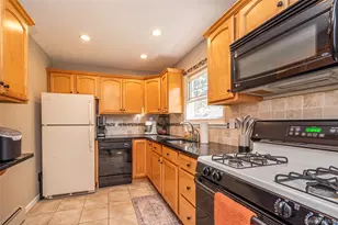 2319 Wilshire Ln, Oakdale, NY 11769 - Photo 18