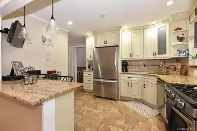 33 Ford Drive S, Massapequa, NY 11758 - Photo 14