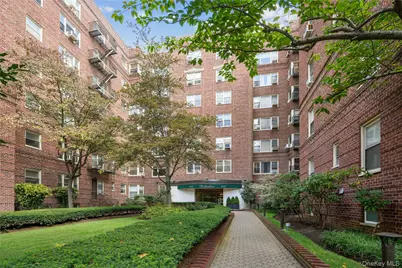 68-61 Yellowstone Boulevard #216, Forest Hills, NY 11375 - Photo 12