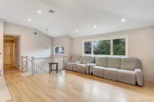 978 Little Whaleneck Rd, Merrick, NY 11566 - Photo 10