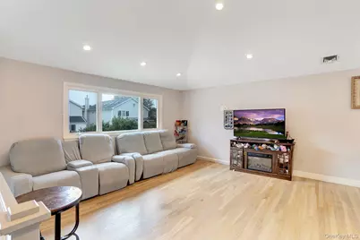 978 Little Whaleneck Road, Merrick, NY 11566 - Photo 12