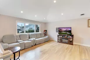 978 Little Whaleneck Rd, Merrick, NY 11566 - Photo 12