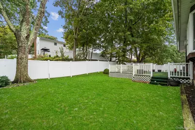 438 Lillian Boulevard, Holbrook, NY 11741 - Photo 4