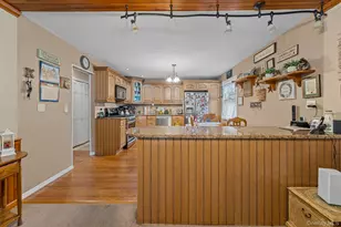 438 Lillian Blvd, Holbrook, NY 11741 - Photo 8