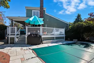 9 Coral Ct, Malverne, NY 11565 - Photo 36