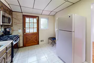 640 Carlls Path, Deer Park, NY 11729 - Photo 10