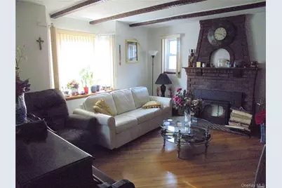 915 Wallace Avenue, Baldwin, NY 11510 - Photo 6