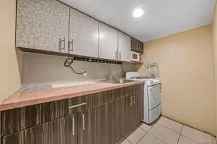 130-24 Springfield Blvd, Springfield Gardens, NY 11413 - Photo 16