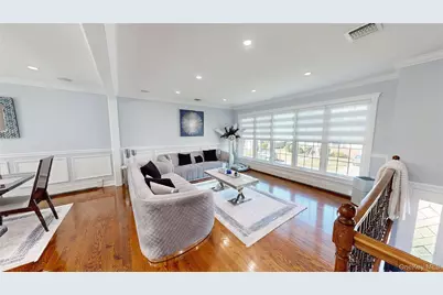 125 Spruce Street, Lindenhurst, NY 11757 - Photo 10