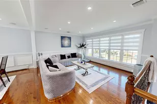 125 Spruce St, Lindenhurst, NY 11757 - Photo 10