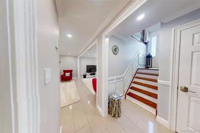 125 Spruce Street, Lindenhurst, NY 11757 - Photo 18