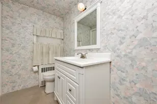 45 Shotgun Ln, Levittown, NY 11756 - Photo 18