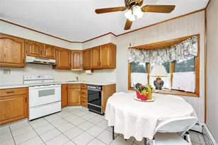 45 Shotgun Ln, Levittown, NY 11756 - Photo 4