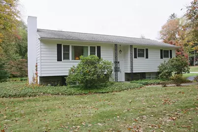 7 Margaret Drive, Hyde Park, NY 12538 - Photo 4