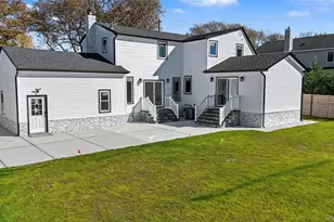 219 Granada Pkwy, Lindenhurst, NY 11757 - Photo 28