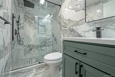 219 Granada Parkway, Lindenhurst, NY 11757 - Photo 16