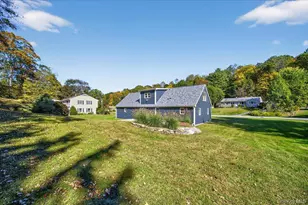 64 Meadow Ln, Katonah, NY 10536 - Photo 2