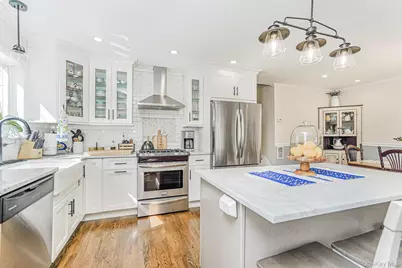 244 Woehrle Avenue, New York, NY 10312 - Photo 14