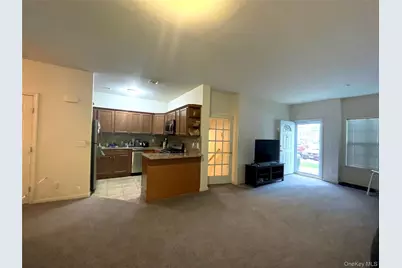 272 Spring Drive, East Meadow, NY 11554 - Photo 4