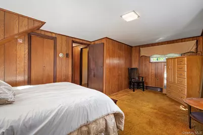 31 Walnut Avenue, Farmingdale, NY 11735 - Photo 14