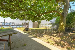 870 Guy Lombardo Ave, Freeport, NY 11520 - Photo 18