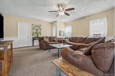 870 Guy Lombardo Avenue, Freeport, NY 11520 - Photo 10