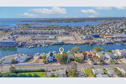 870 Guy Lombardo Avenue, Freeport, NY 11520 - Photo 20