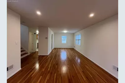 10 Inwood Road #B, Port Washington, NY 11050 - Photo 2