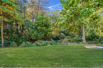 22 5th Avenue, Smithtown, NY 11787 - Photo 12