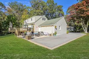 22 5th Ave, Smithtown, NY 11787 - Photo 8
