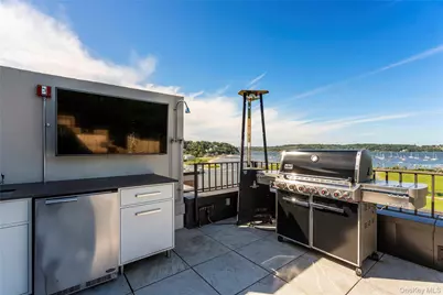 100 Garvies Point Road #1309, Glen Cove, NY 11542 - Photo 18