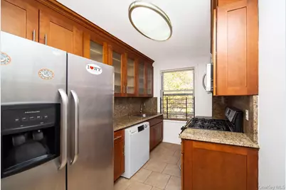 79-16 Main Street #3J, Flushing, NY 11367 - Photo 6