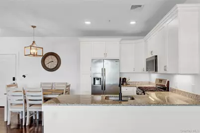 233 Marina Pointe Drive #233, East Rockaway, NY 11518 - Photo 10