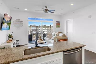 233 Marina Pointe Drive #233, East Rockaway, NY 11518 - Photo 8