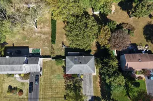 9 Grossman St, Melville, NY 11747 - Photo 36