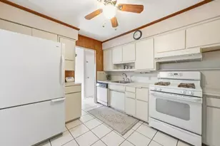 79 Beecher Rd, North Babylon, NY 11703 - Photo 8