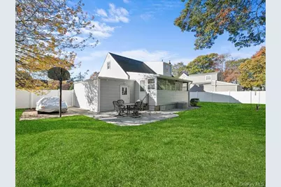 79 Beecher Road, North Babylon, NY 11703 - Photo 28