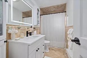 3199 Ilene Ln, Levittown, NY 11756 - Photo 14