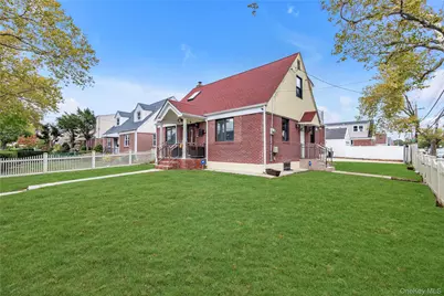 7653 268th Street, Glen Oaks, NY 11040 - Photo 24