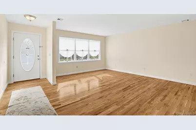 46 Bryn Mawr Place, Yonkers, NY 10701 - Photo 6