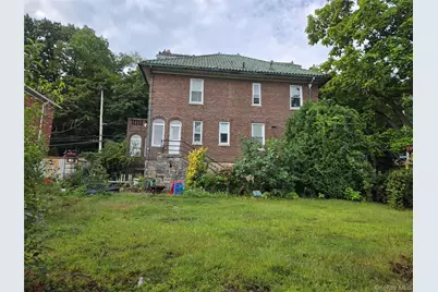 128 Parkway N, Yonkers, NY 10704 - Photo 6
