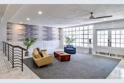 22 N Forest Avenue #2F, Rockville Centre, NY 11570 - Photo 2