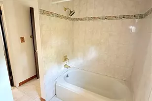 466 Country Club Ln, Pomona, NY 10970 - Photo 10