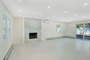 23 Chase Ln, Levittown, NY 11756 - Photo 4