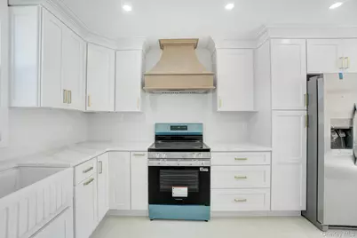 23 Chase Lane, Levittown, NY 11756 - Photo 8