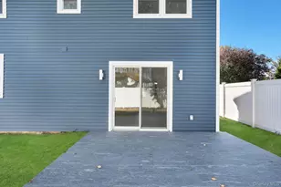 23 Chase Ln, Levittown, NY 11756 - Photo 28