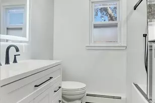 23 Chase Ln, Levittown, NY 11756 - Photo 24