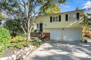 17 Lanier Ln, Bay Shore, NY 11706 - Photo 2