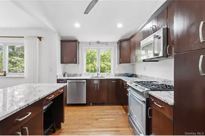 17 Lanier Lane, Bay Shore, NY 11706 - Photo 14