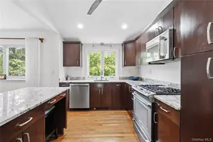 17 Lanier Ln, Bay Shore, NY 11706 - Photo 14